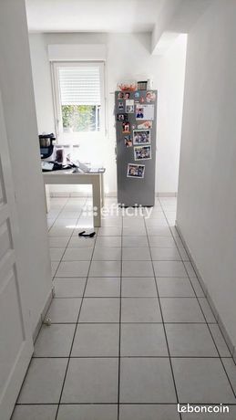 https://img.leboncoin.fr/api/v1/lbcpb1/images/b7/2f/b6/b72fb63f35376dcf9d537080ee69f0961e4cb55d.jpg?rule=ad-image