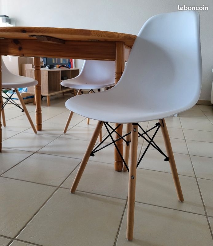 Table ronde en chêne + 4 chaises (image 3)