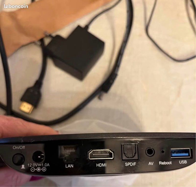 Décodeur SFR Connect TV V2 - Neuf (ouvert Mais Jamais Utilisé) - Modèle V2