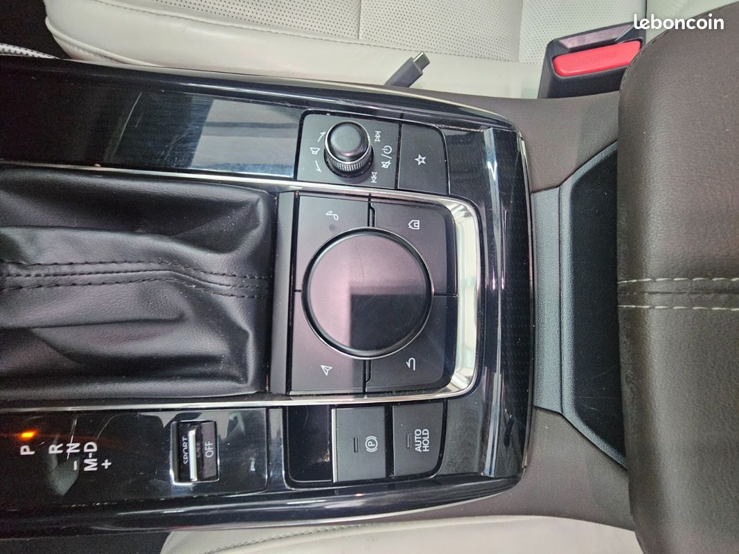 MAZDA CX-30 Exclusive 4x2 toit ouvrant / appel carPlay et Android auto / feux et essuis glace automatique / regulateur adaptatif / affichage tete auto / sièges et volant électrique chauffant (image 24)