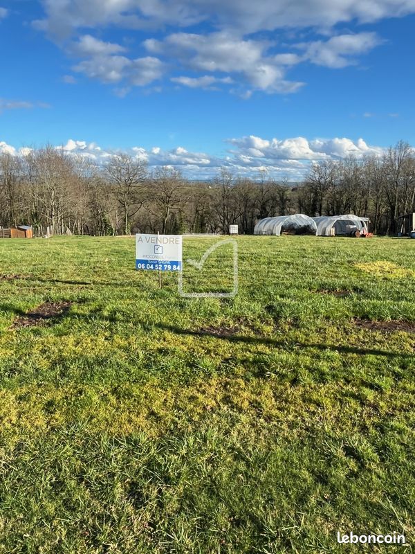 Terrain 9620 m² · à Saint-Bonnet-la-Rivière · 9 620 m² · 47 800 €