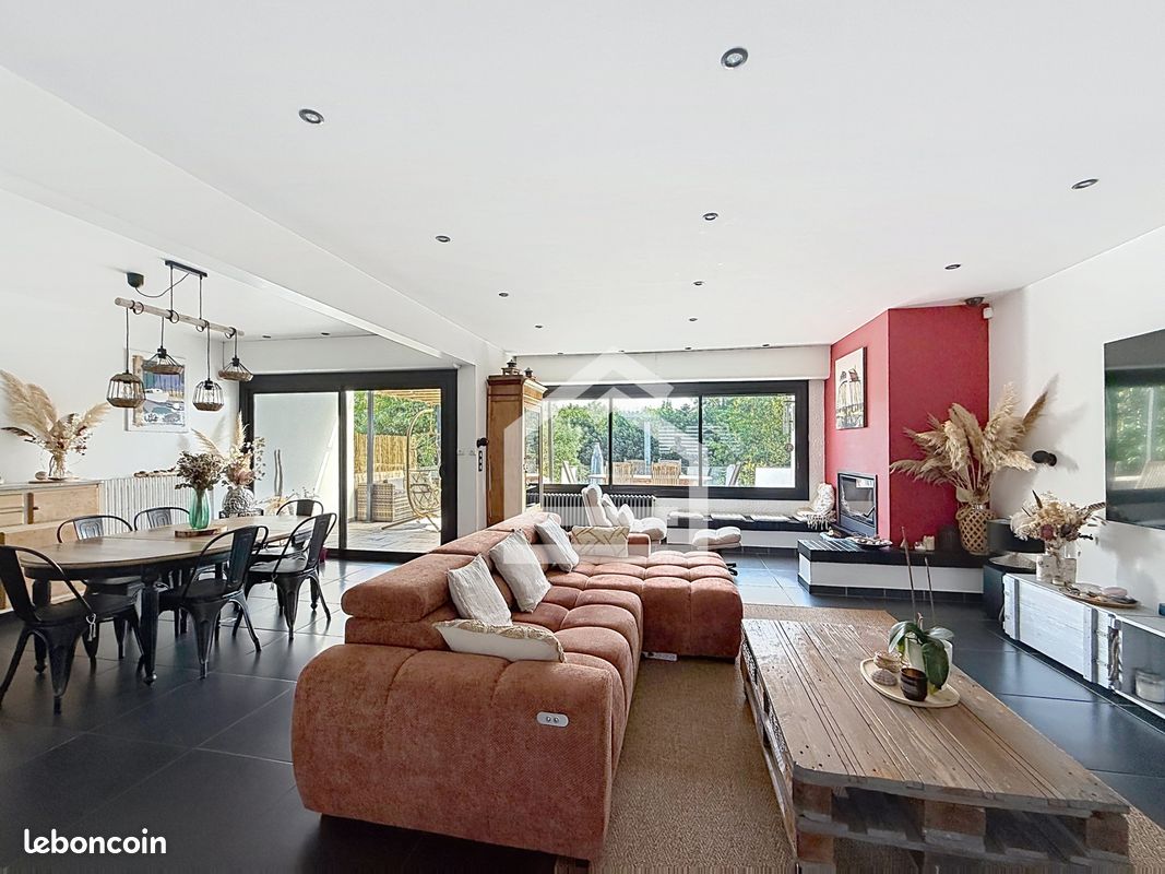 Maison 8 pièces 230 m² · à Saint-Aubin-de-Médoc · 230 m² · 699 000 €