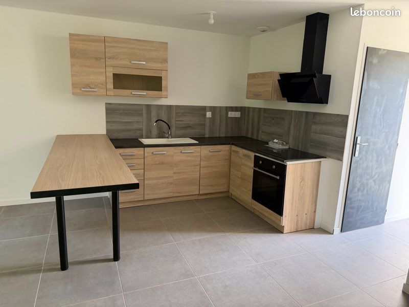 Maison 5 pièces 85 m² · à Plassac · 85 m² · 970 €/mois
