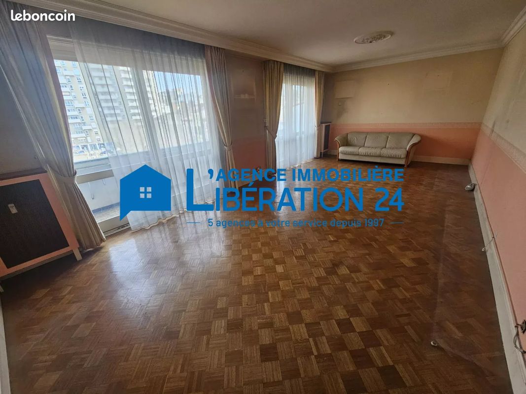 Appartement 5 pièces 117 m² · à Saint-Chamond · 117 m² · 140 000 €