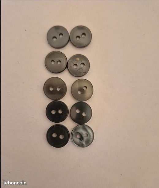 Sachet de 10 boutons gris (image 1)