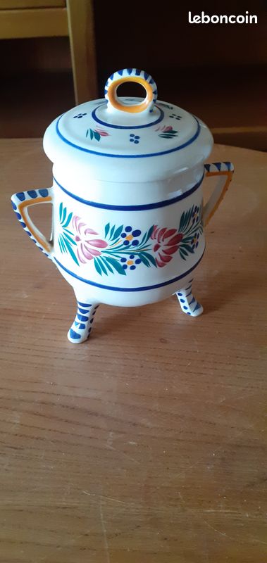 Pot de fleur avec son couvercle (image 1)