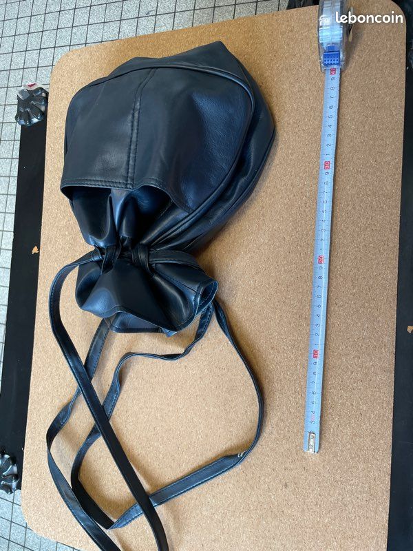 Sac baluchon en similicuir bleu marine (image 1)