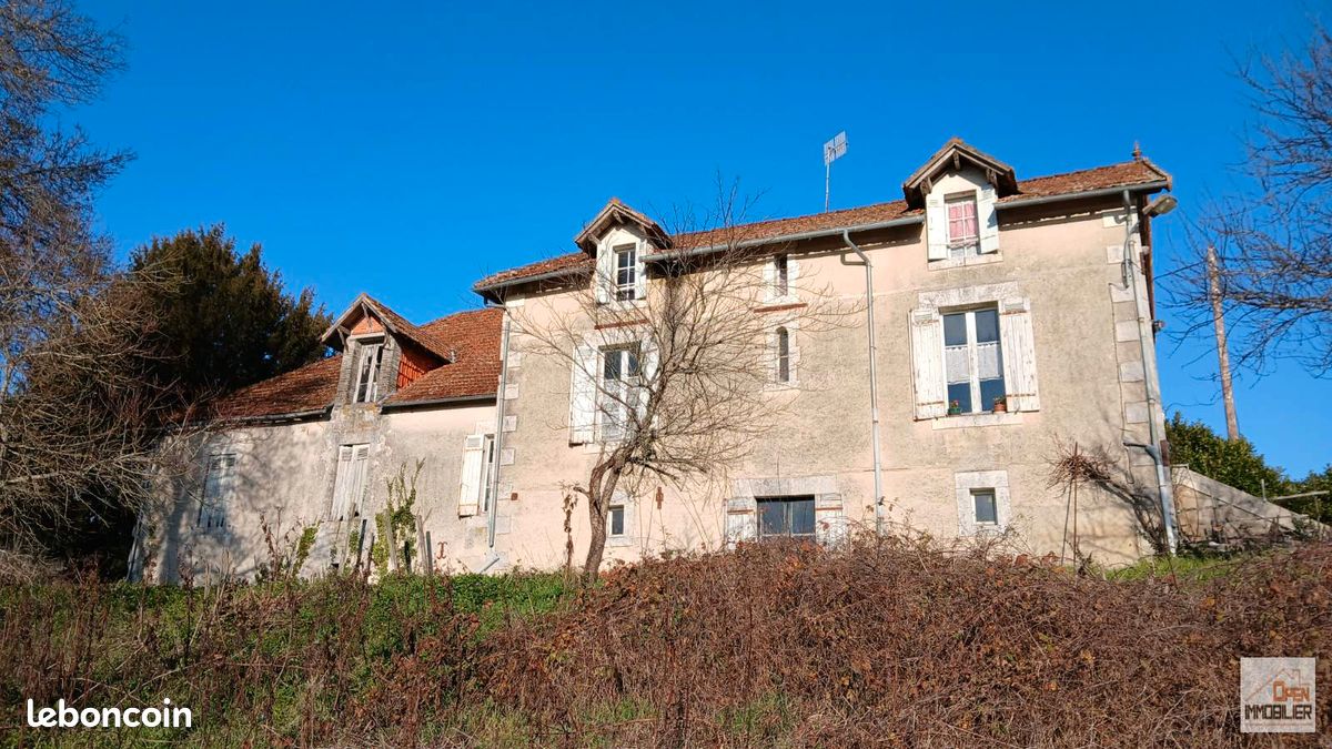 Maison 14 pièces 340 m² · à Chassaignes · 340 m² · 318 000 €