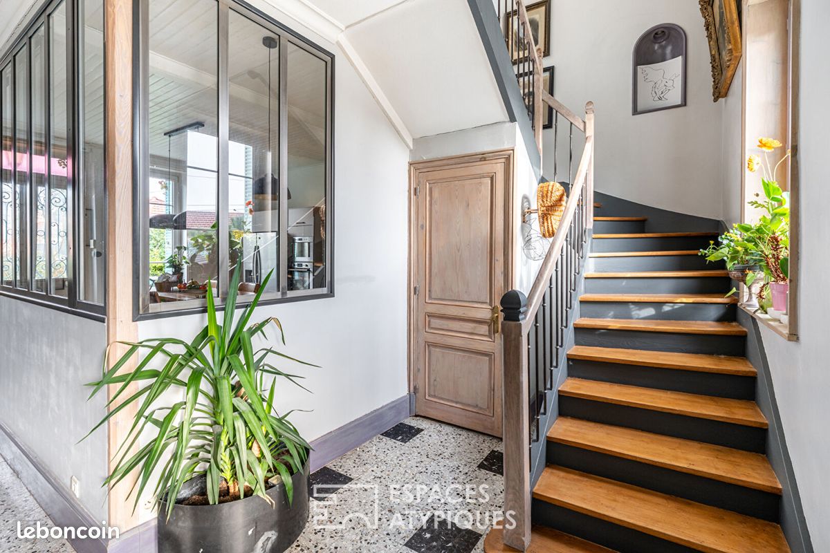 Maison 8 pièces 320 m² · à Villefranche-sur-Saône · 320 m² · 849 000 €