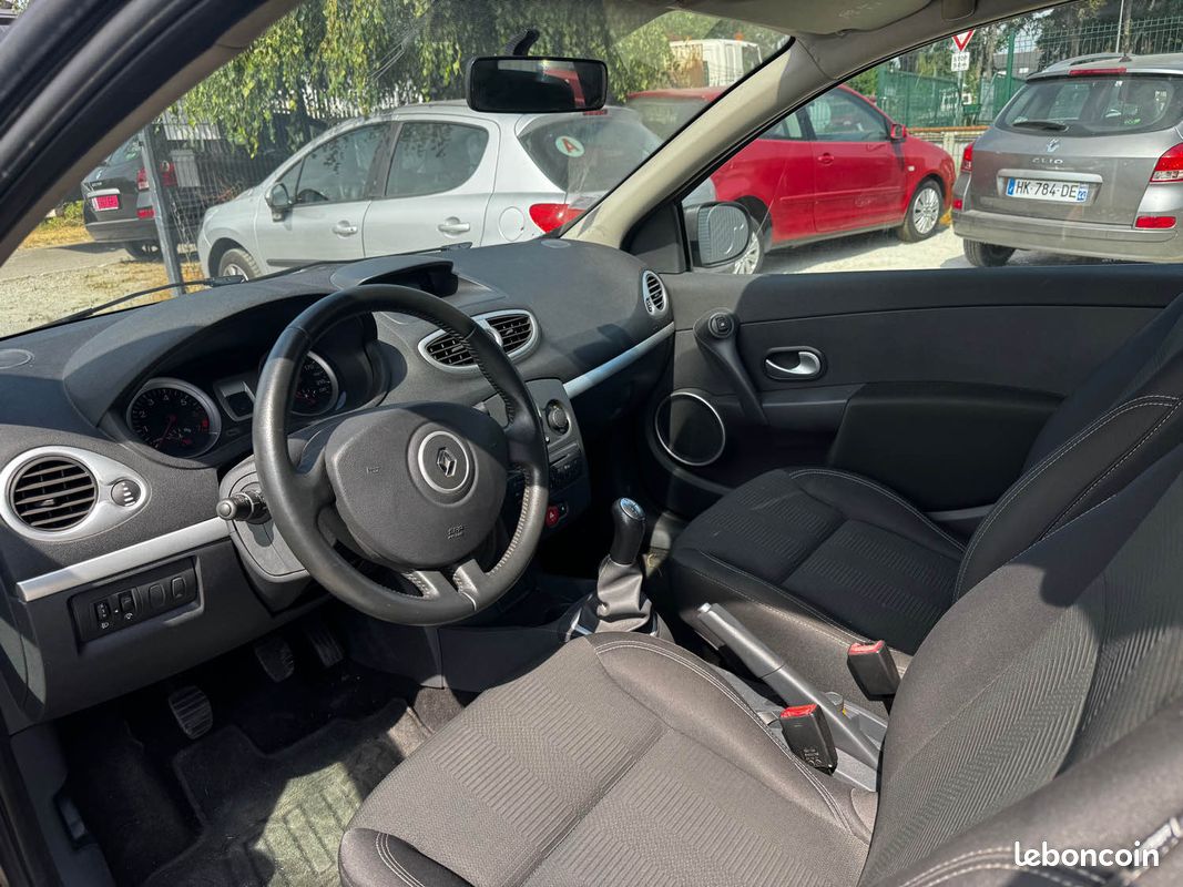 Renault clio 1.2 dynamique 2011 (image 4)