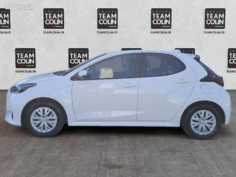 Toyota Yaris 116h Dynamic Business 5p + Programme Beyond Zero Academy MY22 (image 2)