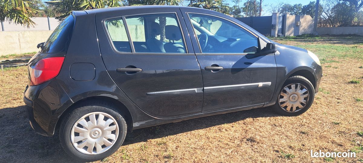 Clio 3 (image 1)
