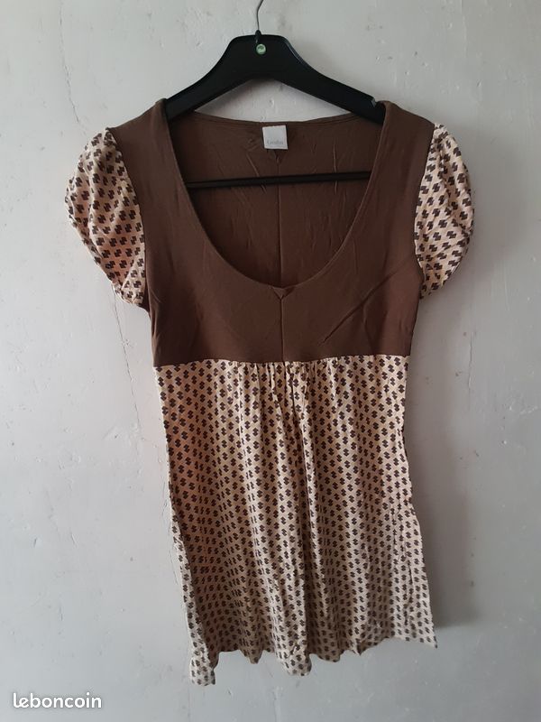 Robe courte (ou tunique) Camaïeu. Taille 1 97 % viscose, 3 % élasthanne. Longueur totale : 70 cm (image 1)