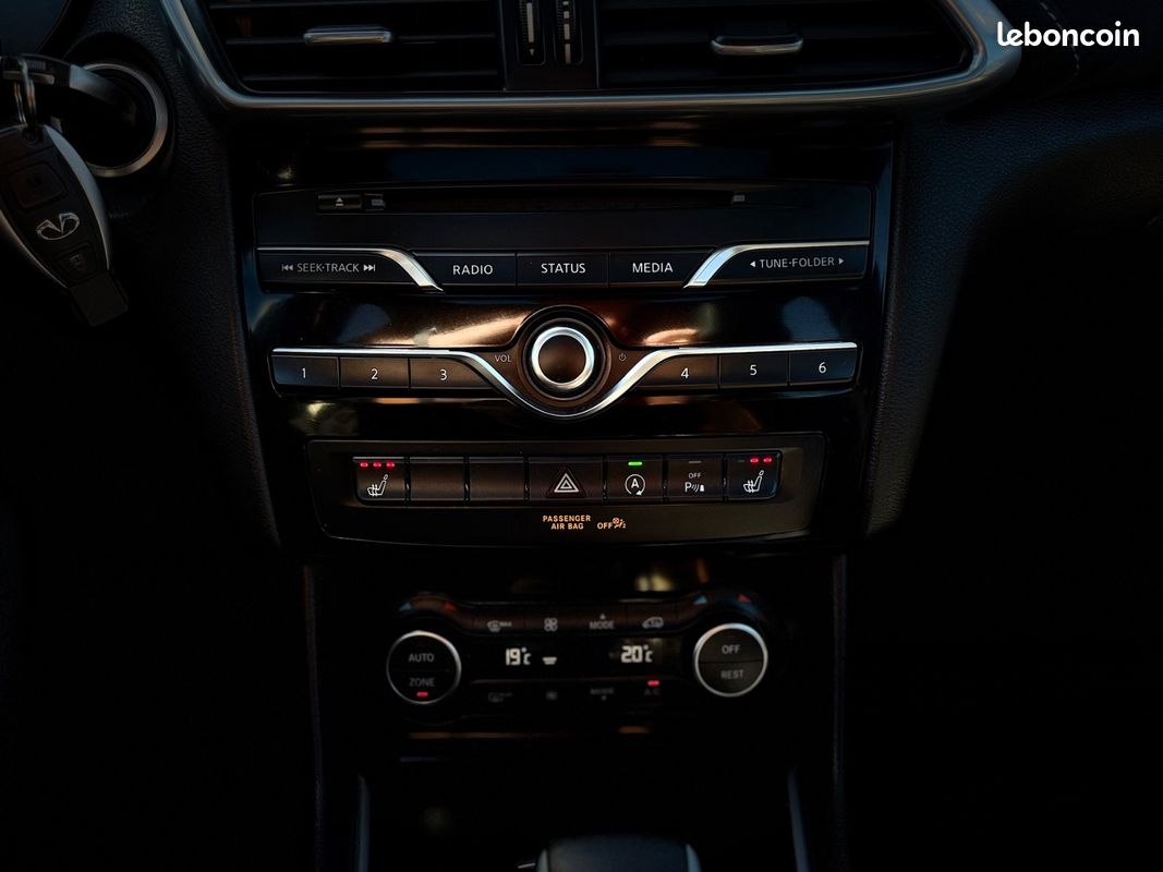 INFINITI Q30 2.2d 170ch 7DCT AWD Sport TOIT PANO BOITE AUTO CUIR ALCANTARA GARANTIE 12 MOIS (image 18)