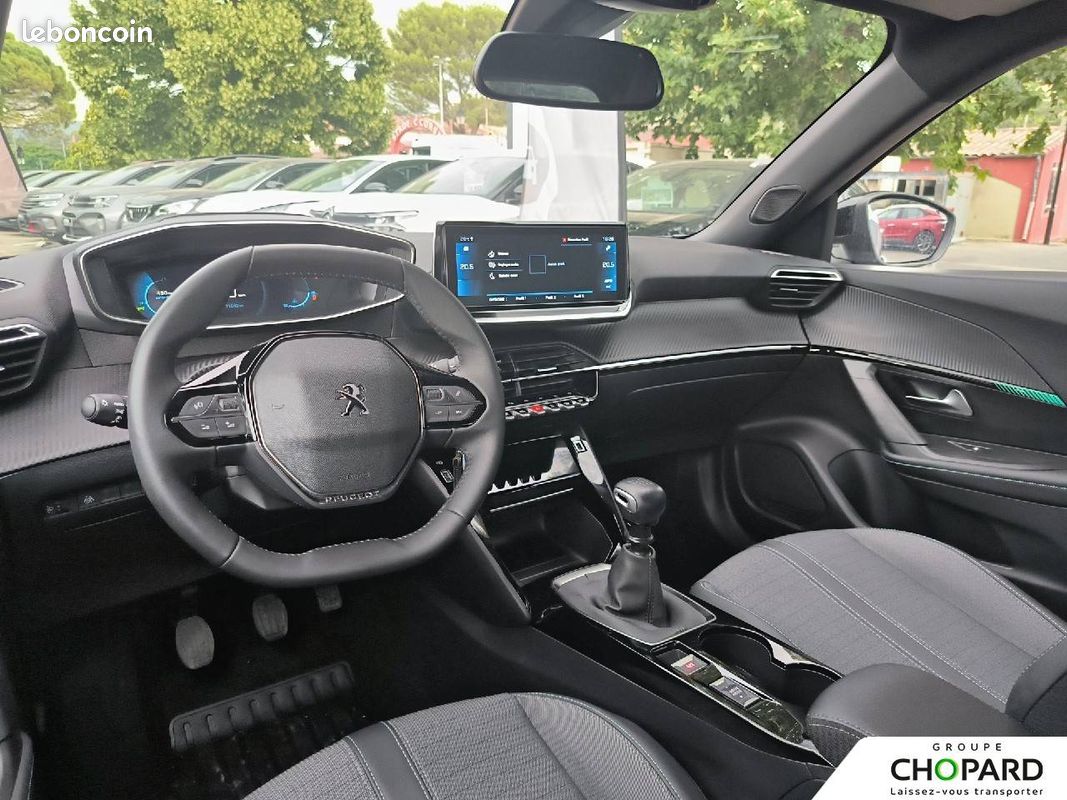 PEUGEOT 2008 PureTech 100 S&S BVM6 Allure Pack (image 10)