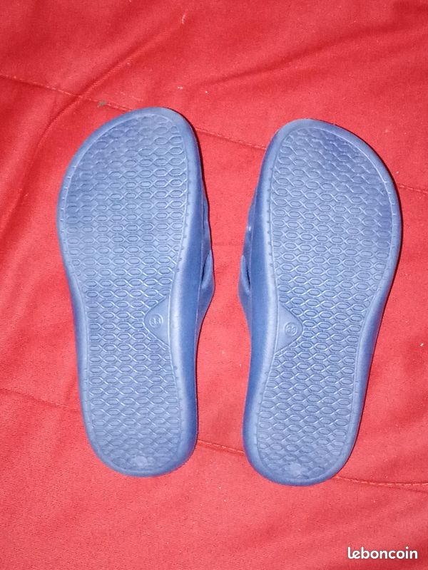 Claquettes de piscine taille 33 (image 2)