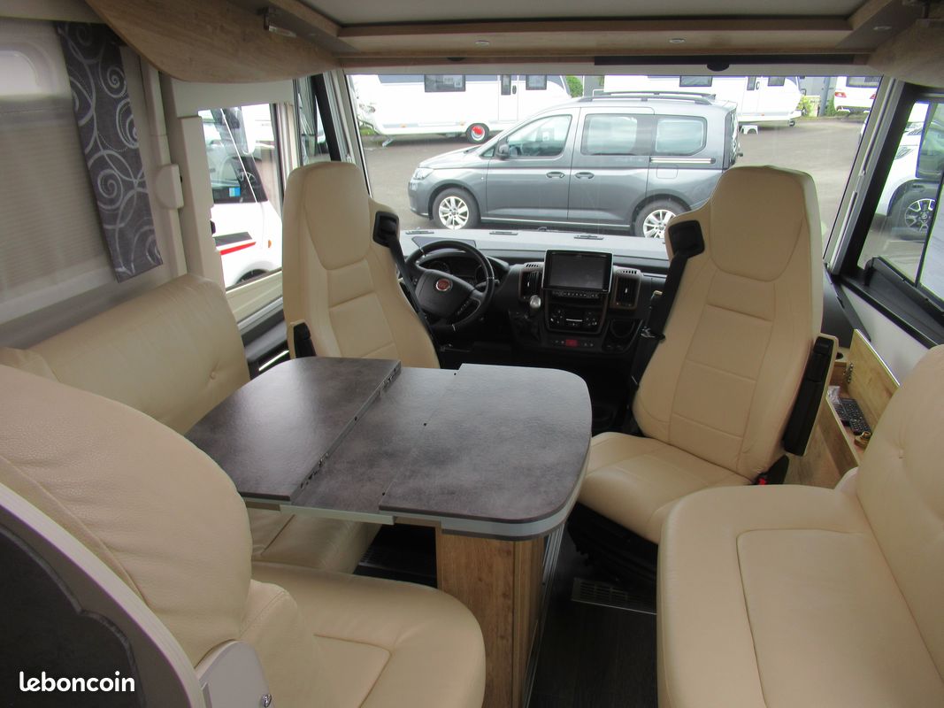 PRIX EN FOLIE CHEZ ROGER BRIANT Frankia I 790 QD – Collection 2019 Boite auto 180 cv (image 2)