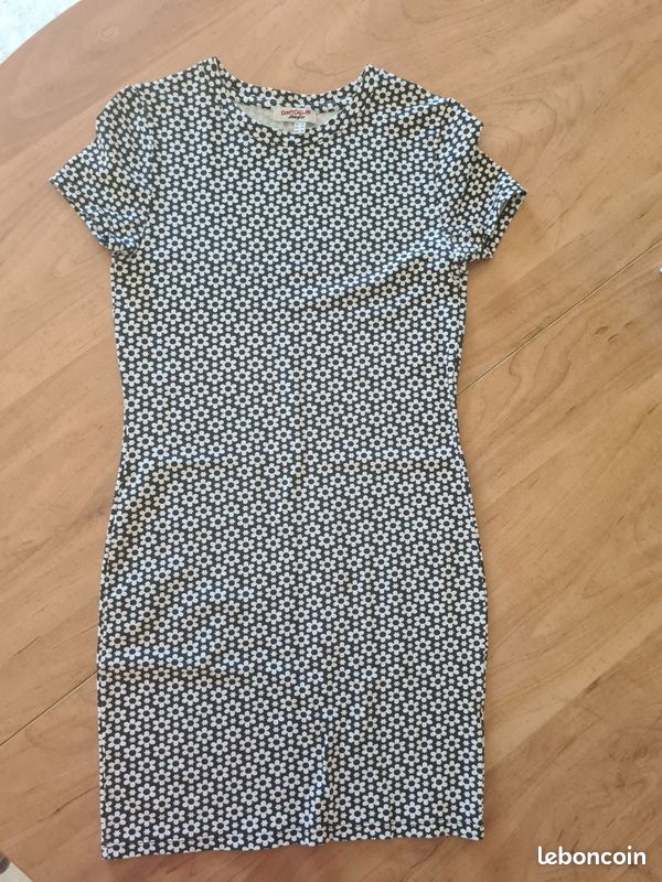 Robe prêt du corps (image 1)