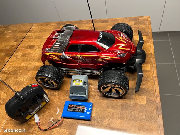 NIKKO Minotor 2 4WD RC vintage 80 s réf. 12002A télécommandé 1/12 rare