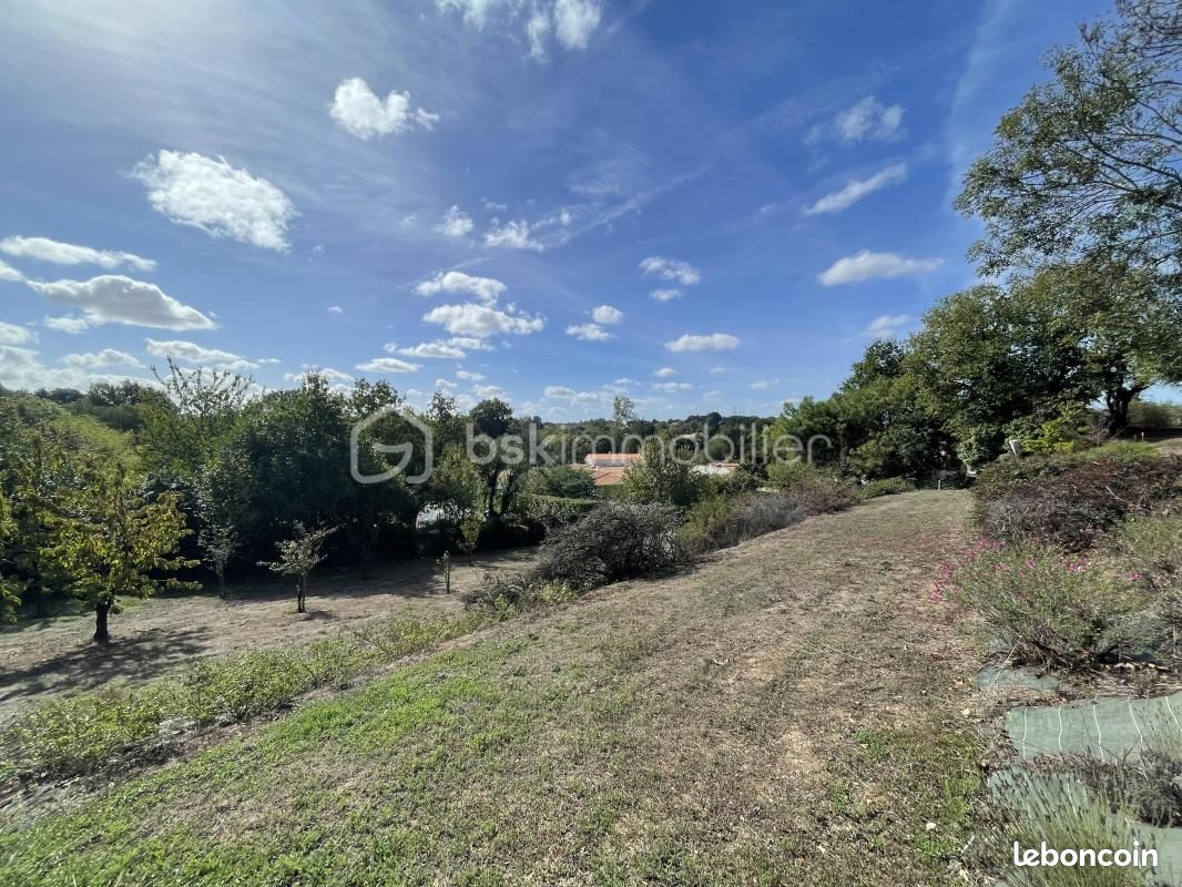 Terrain 1 519 m² Mareuil Sur Lay Dissais · à Mareuil-sur-Lay-Dissais · 60 000 €