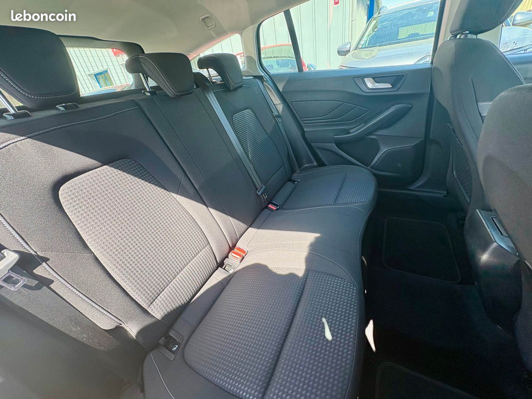 Ford focus (image 11)