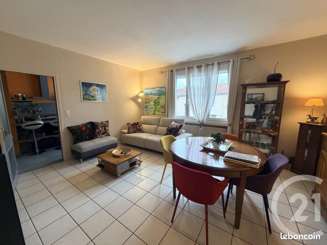 Appartement 4 pièces 96 m² · à Saint-Genest-Lerpt · 96 m² · 190 000 €