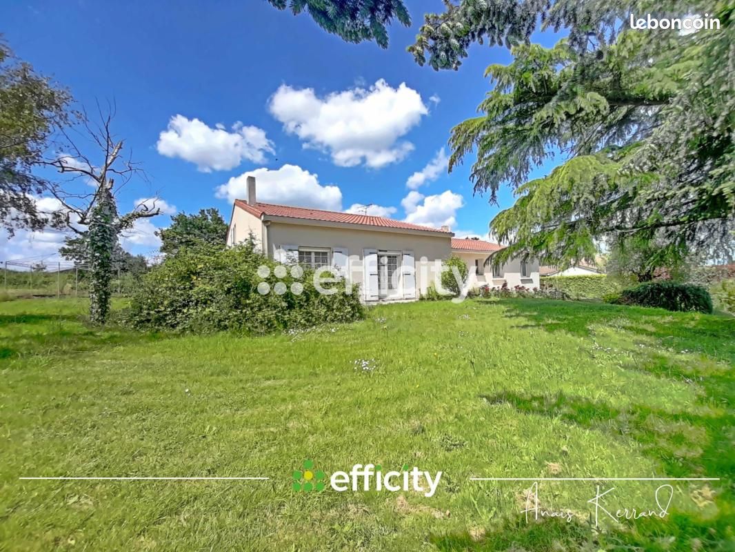 Maison 10 pièces 238 m² · à La Bruffière · 238 m² · 279 000 €