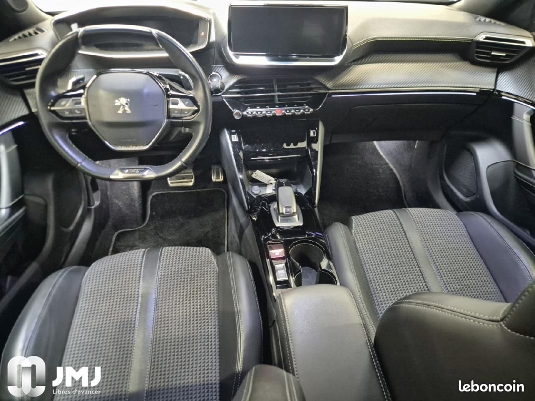Peugeot 2008 PureTech 130 S&S EAT8 GT (image 11)