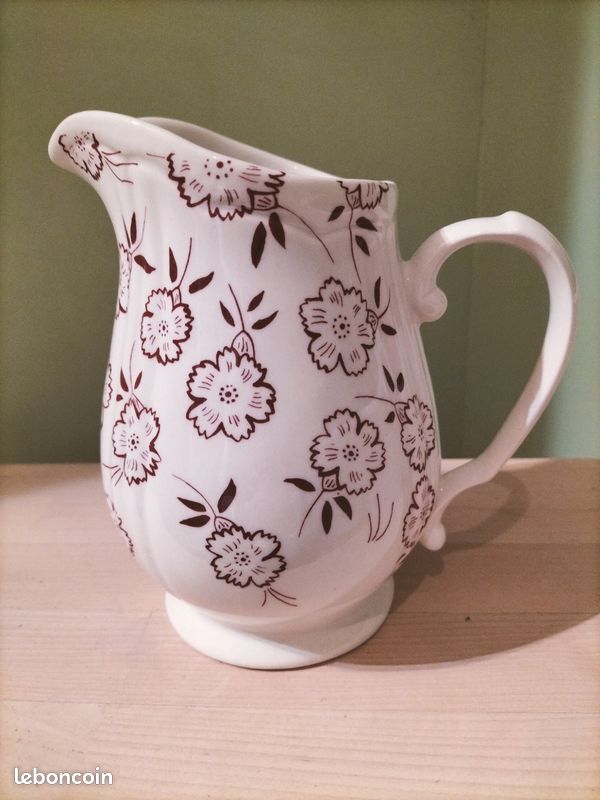 pot à lait émaillé BB décor damier bleu en excellent état sans