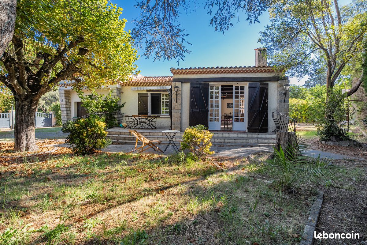 Maison 4 pièces 111 m² · à Saint-Cyr-sur-Mer · 111 m² · 945 000 €