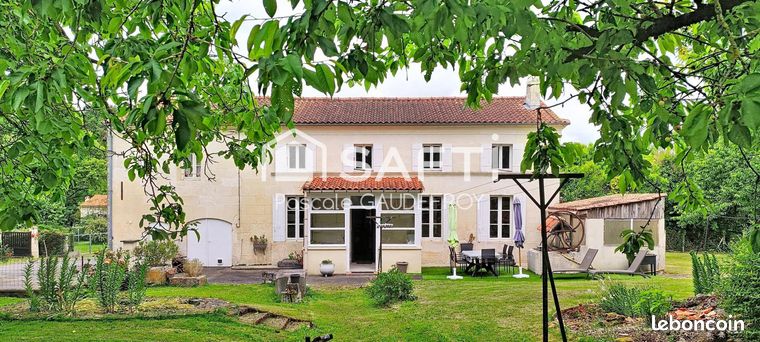 Propriété 6 pièces 198 m²