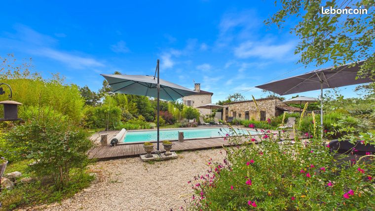 Propriété 10 pièces 300 m²
