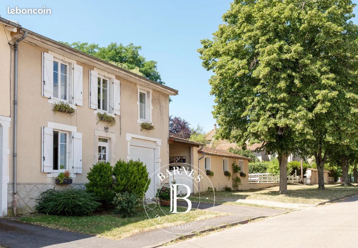 Maison 8 pièces 228 m² · à Chenicourt · 228 m² · 400 000 €