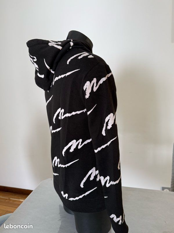 Sweat à capuche noir imprimé blanc – très bon état (image 4)