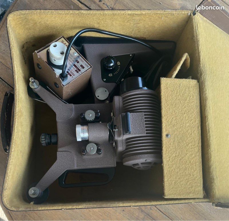 Projecteur De Films Fixes EMEL Miami – 110V, 8mm, Fonctionnel, Très Bon état