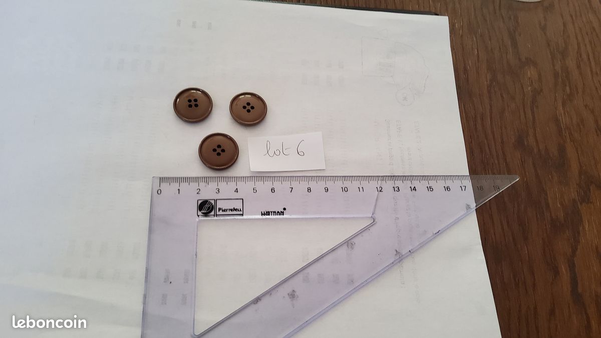 Plusieurs lots de 3 boutons (image 4)