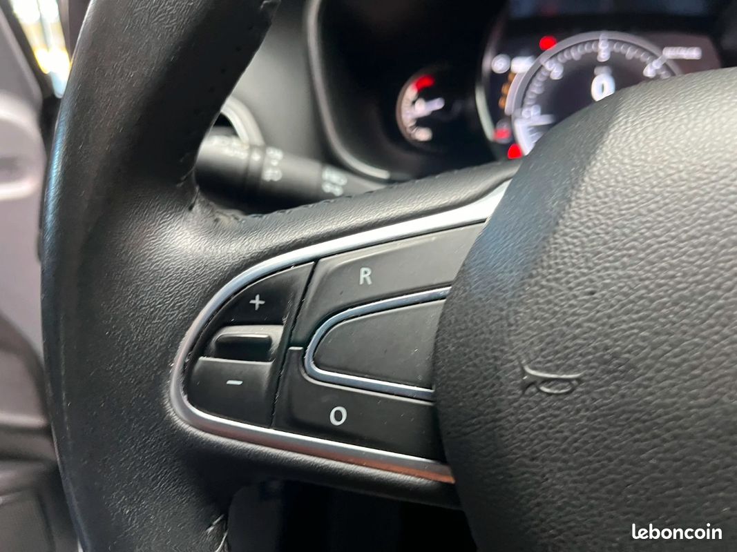 RENAULT MEGANE IV BERLINE Blue dCi 115 EDC - Business INTENS (image 21)