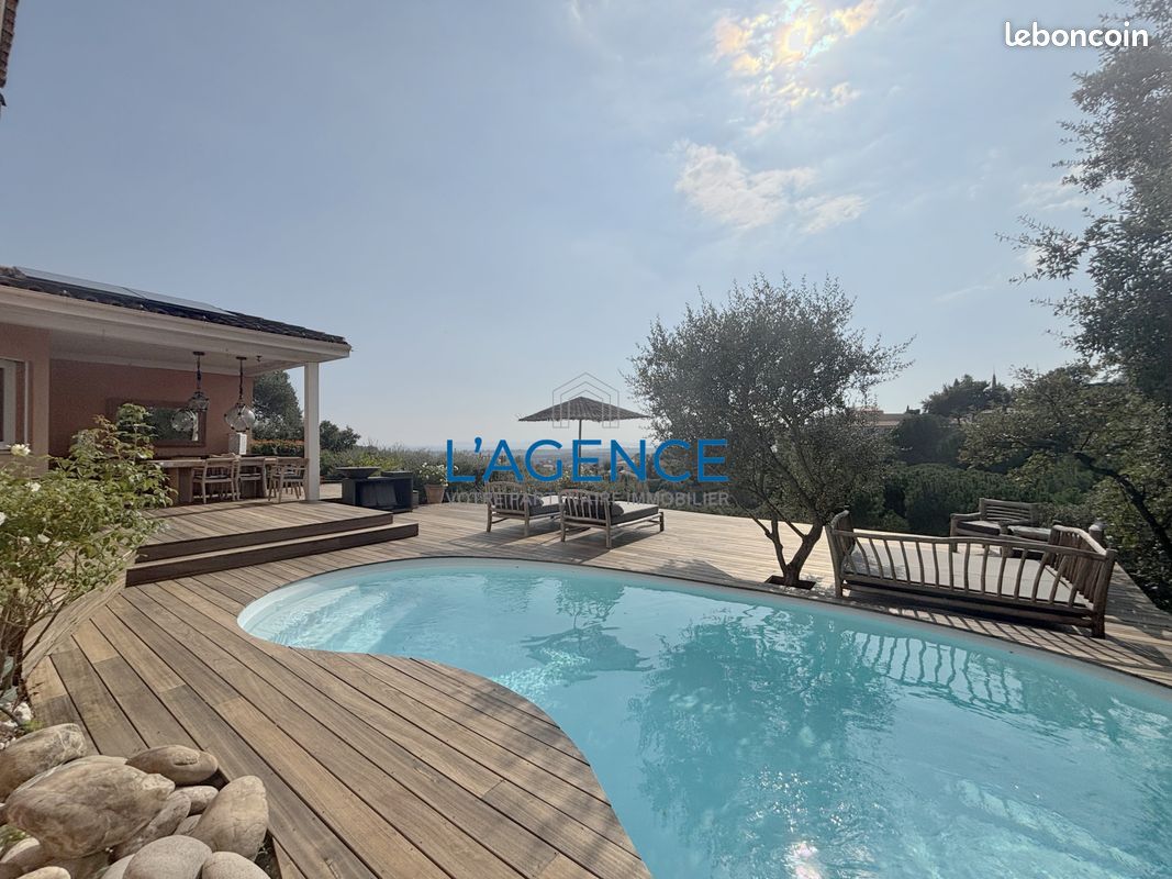 Maison 5 pièces 154 m² · à Hyères · 154 m² · 1 070 000 €