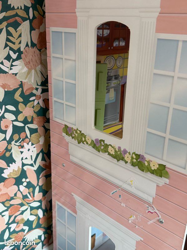 KidKraft Maison De Poupée En Bois Camila Incluant Accessoires Et Mo Avec Un Chat Elevateur Et Piscine Pour Poupees Jo Amz KidKraft Maison De Poupée En Bois Camila Incluant Accessoires Et Mo Avec Un Chat Elevateur Et Piscine Pour Poupees Jo Amz