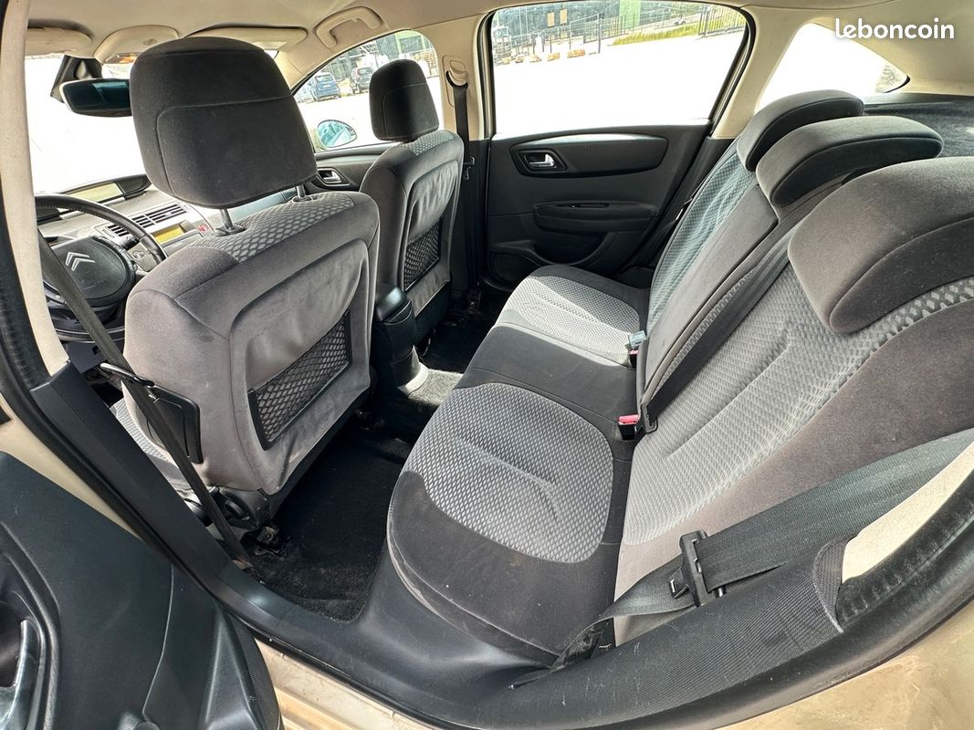 Citroën C4 1.6 HDi 110Ch Ambiance / Kit distribution Neuf (image 9)