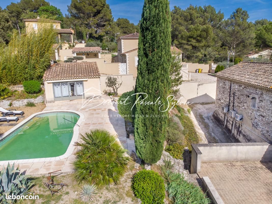 Maison 8 pièces 208 m² · à Velleron · 208 m² · 884 000 €