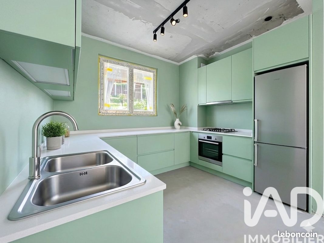 Maison 6 pièces 145 m² · à Suresnes · 145 m² · 980 000 €