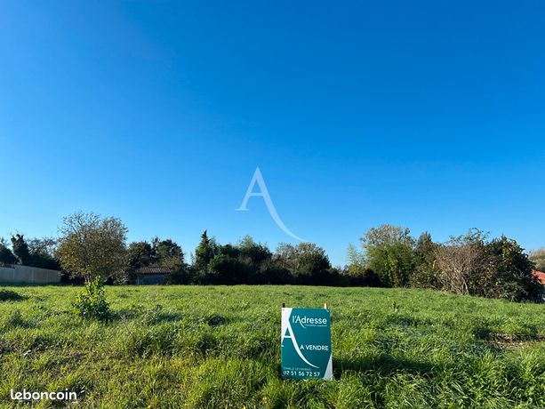 Terrain 1732 m² MOUZEUIL SAINT MARTIN
