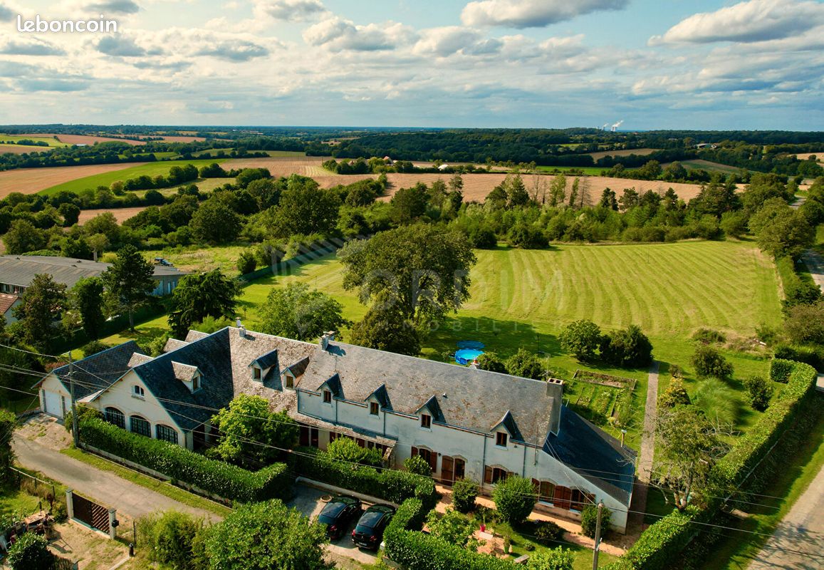 Maison 16 pièces 575 m² · à Cernoy-en-Berry · 575 m² · 455 000 €