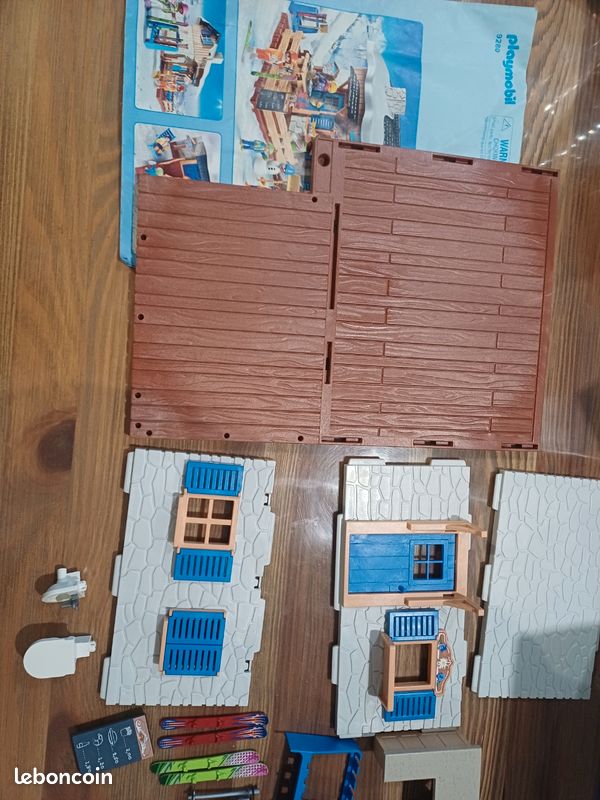 PLAYMOBIL 9280 CHALET Ski Refuge Restaurant Gîte, Neige sur Toit, Skieurs - TBE EUR 35,90