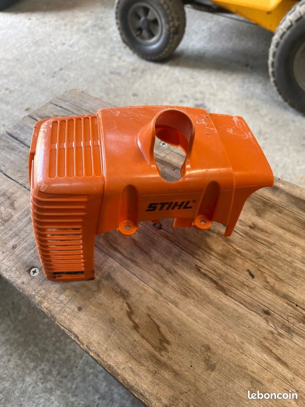 Capot moteur STIHL fs 120 200 250 (image 1)