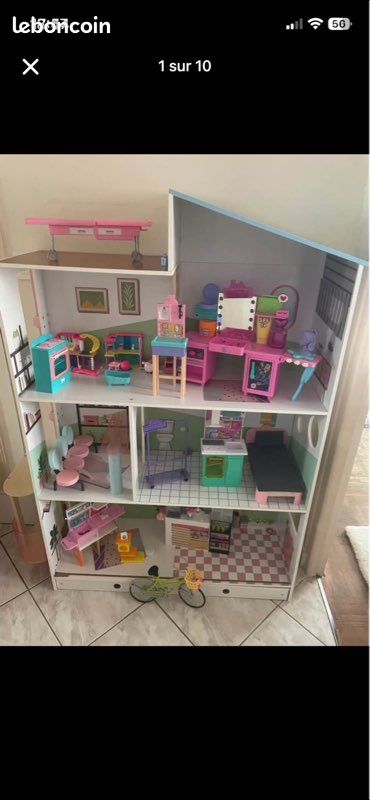 Maison de barbie complète avec meubles (image 1)