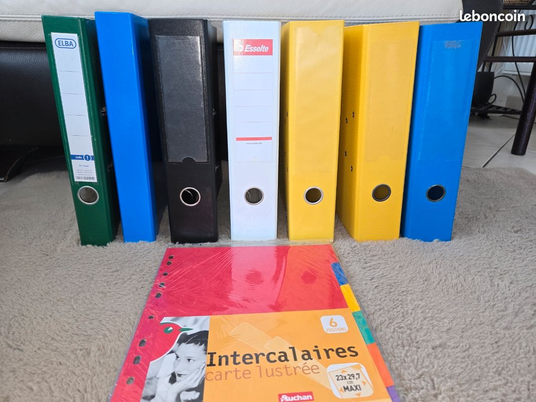 Lot de 7 Classeurs + un paquet neuf d'intercalaires (image 1)