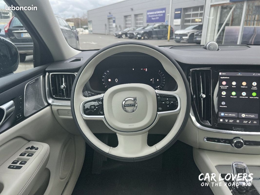 VOLVO V60 Micro hybride essence B4 197 ch DCT7 Ultra Style Dark (image 10)