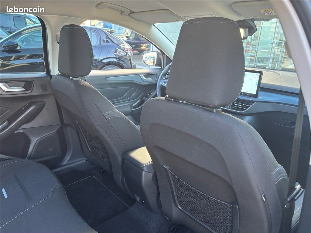 Ford Focus IV ACTIVE 1.0 ECOBOOST 155 S&S MHEV POWERSHIFT X Active X (image 33)